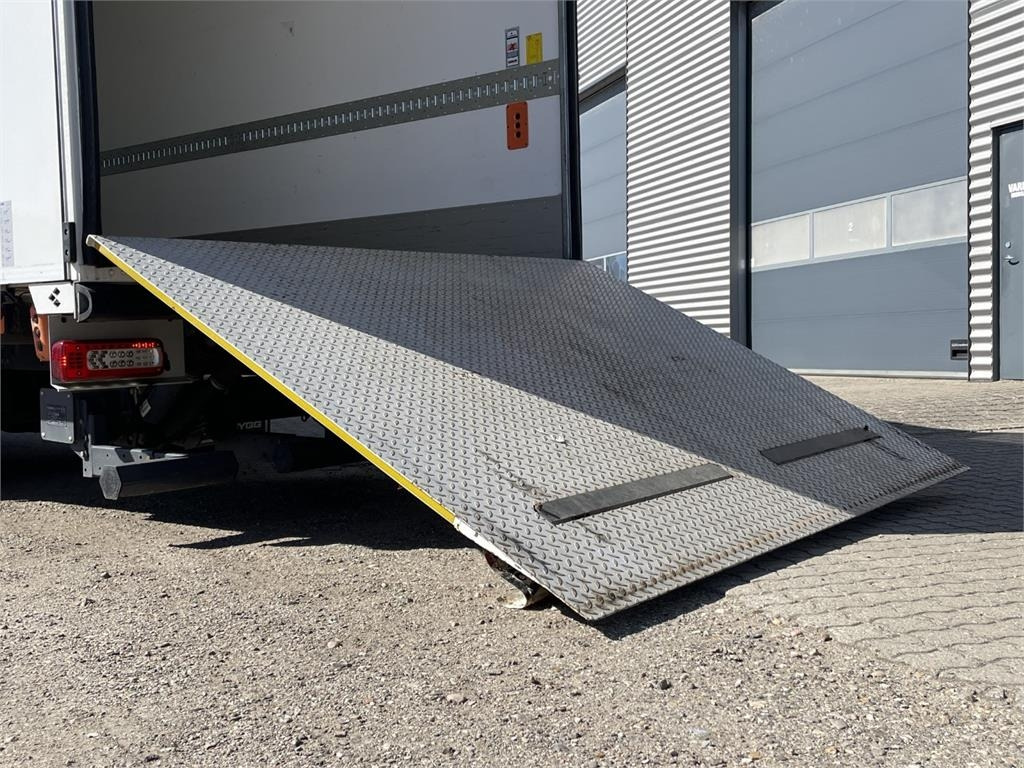 Renault D280 Premium - Camion fourgon: photos 3 Renault D280 Premium - Camion fourgon: photos 3