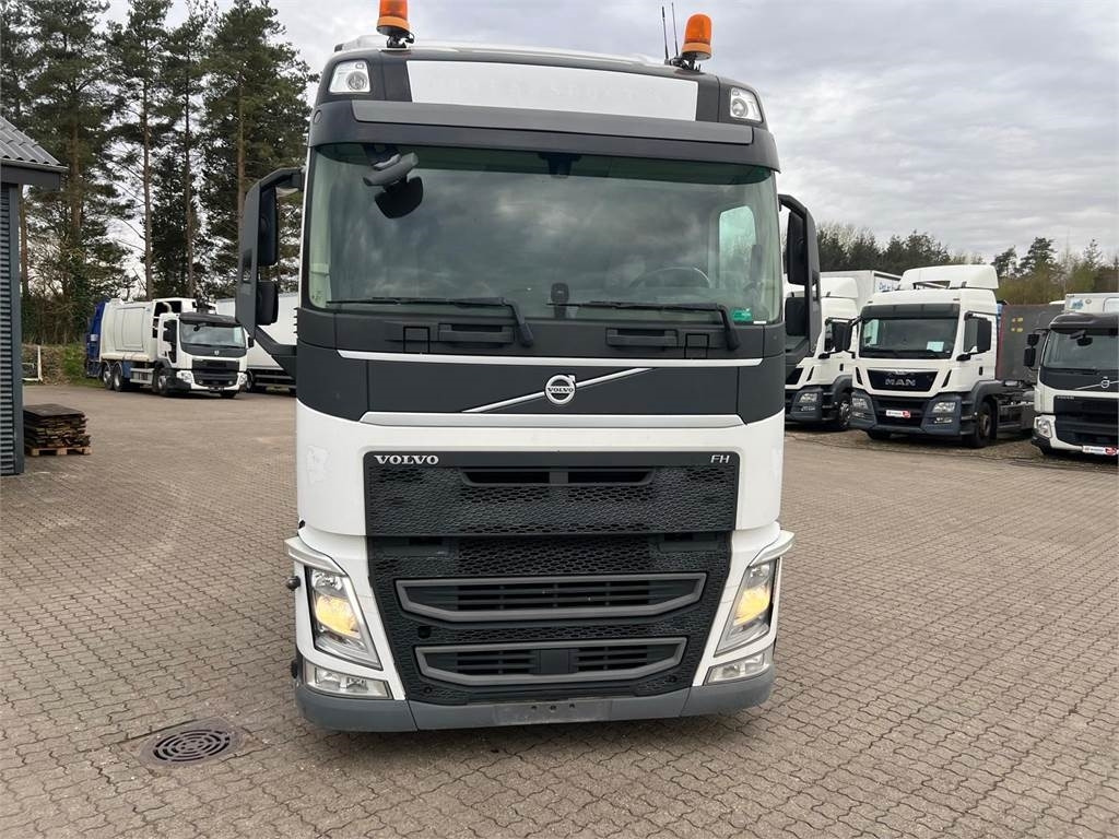 Volvo FH460 4x2 x-low mega - Tracteur routier: photos 1 Volvo FH460 4x2 x-low mega - Tracteur routier: photos 1