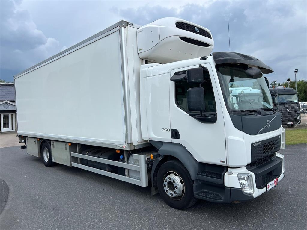Volvo FL 250 16 ton - Camion frigorifique: photos 2 Volvo FL 250 16 ton - Camion frigorifique: photos 2