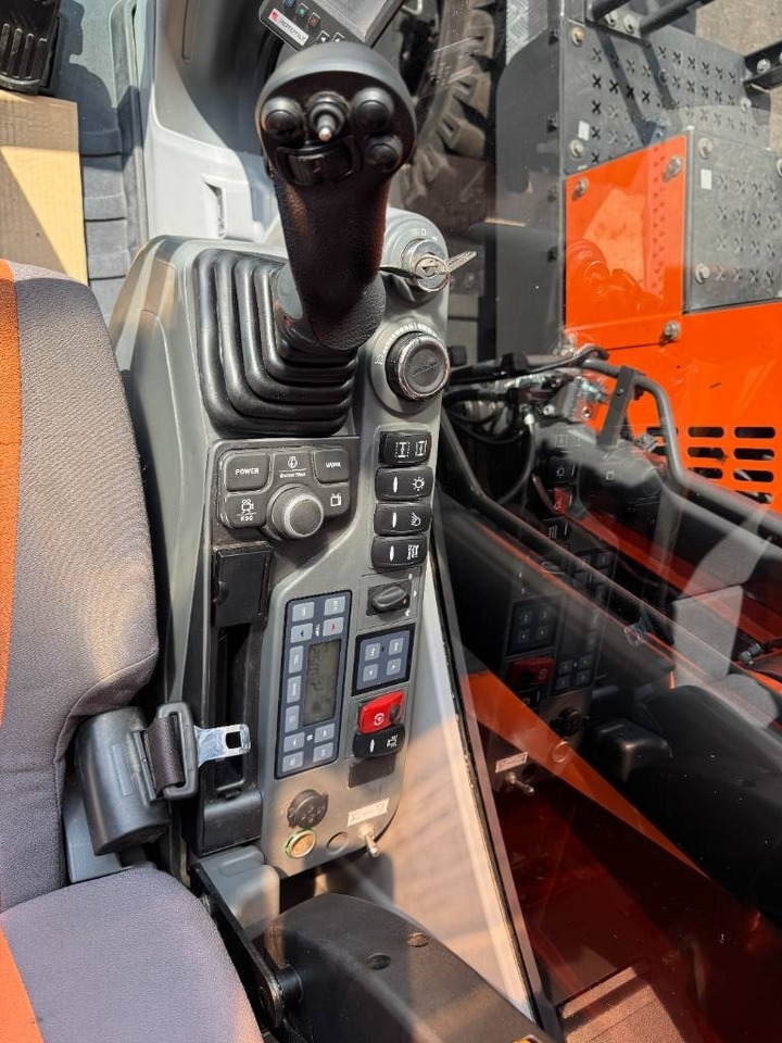 Pelle sur pneus Doosan DX165W-5 PYÖRITTÄJÄLLÄ: photos 17