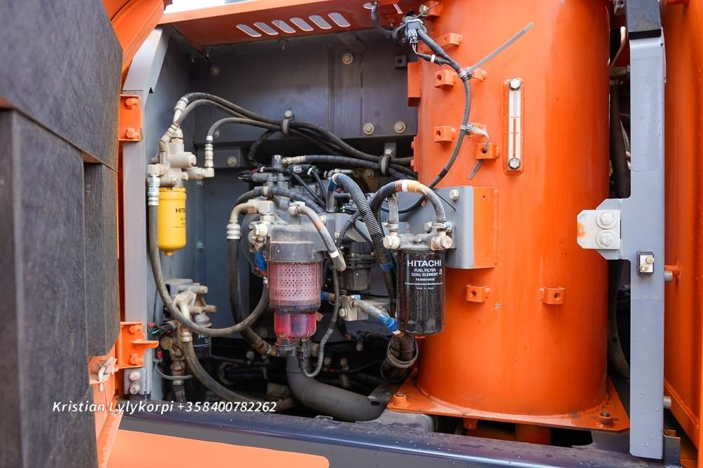 Pelle sur chenille Hitachi ZX130LCN-7 VÄHÄN AJETTU: photos 18