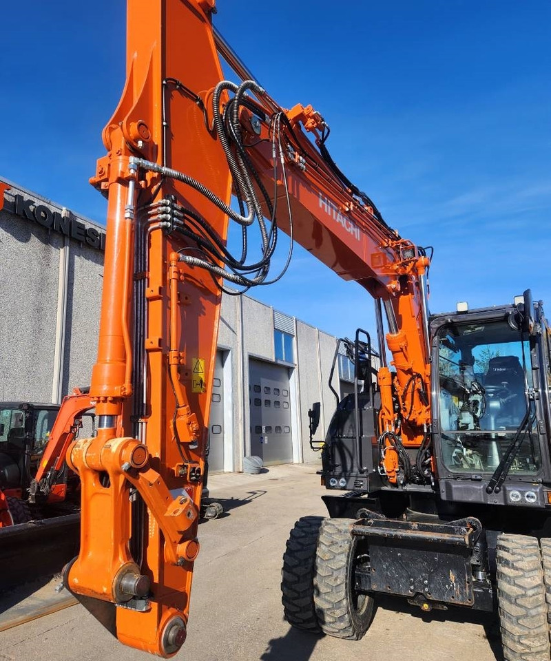 Hitachi ZX150W-7 STAGE 5 - Pelle sur pneus: photos 3 Hitachi ZX150W-7 STAGE 5 - Pelle sur pneus: photos 3