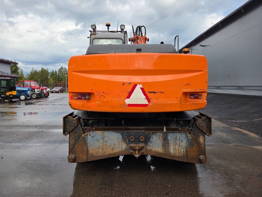 Hitachi ZX160 W PYÖRITTÄJÄLLÄ - Pelle sur pneus: photos 3 Hitachi ZX160 W PYÖRITTÄJÄLLÄ - Pelle sur pneus: photos 3