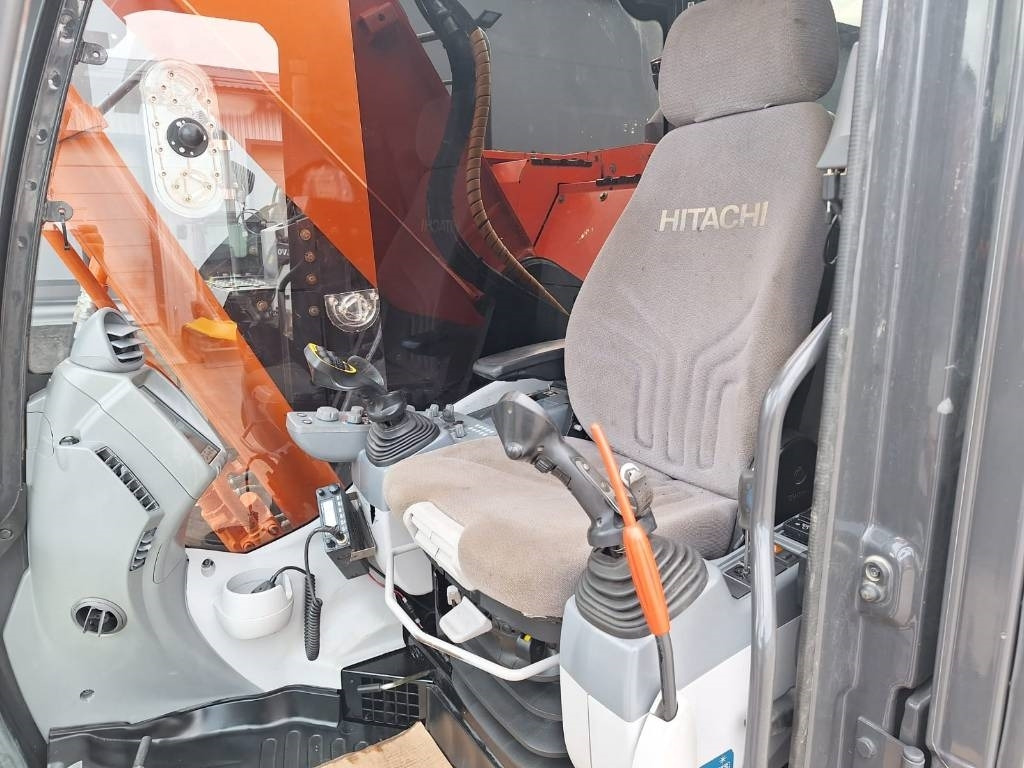 Hitachi ZX225USLC-5 PYÖRITTÄJÄLLÄ  — crédit-bail Hitachi ZX225USLC-5 PYÖRITTÄJÄLLÄ: photos 14