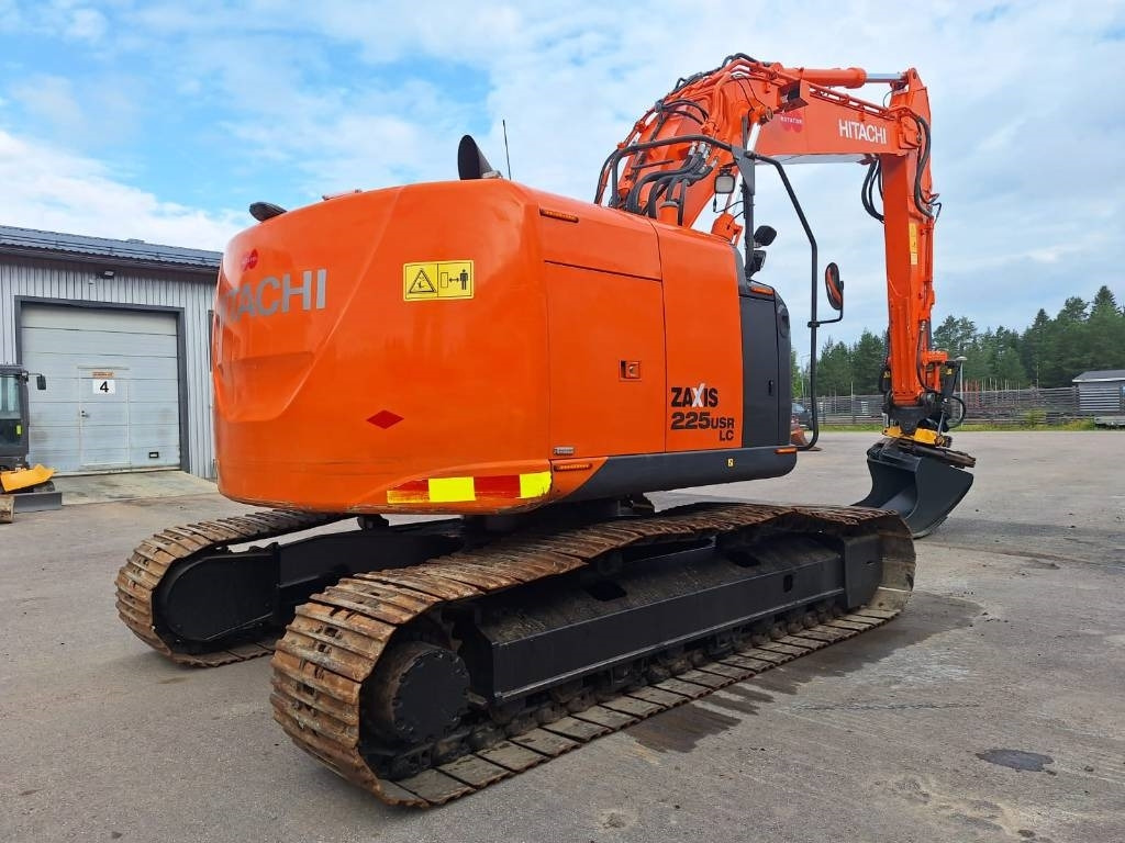 Hitachi ZX225USLC-5 PYÖRITTÄJÄLLÄ - Pelle sur chenille: photos 4 Hitachi ZX225USLC-5 PYÖRITTÄJÄLLÄ - Pelle sur chenille: photos 4