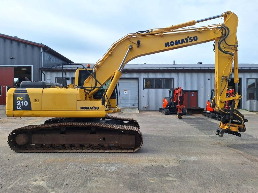 Komatsu MYYTY! SOLD! PC210LC-8 PYÖRITTÄJÄLLÄ - Pelle sur chenille: photos 5 Komatsu MYYTY! SOLD! PC210LC-8 PYÖRITTÄJÄLLÄ - Pelle sur chenille: photos 5