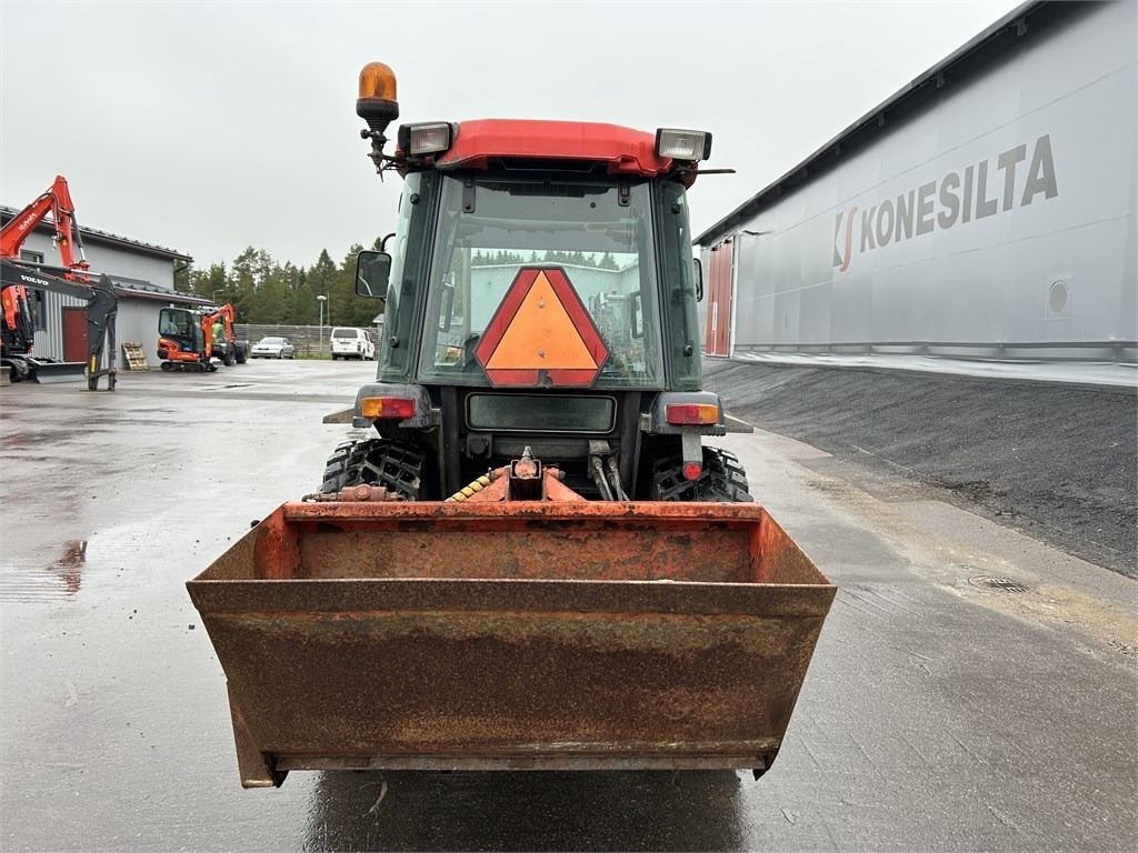 Kubota L 3600 AURA JA HIEKOTIN - Tracteur communal: photos 3 Kubota L 3600 AURA JA HIEKOTIN - Tracteur communal: photos 3