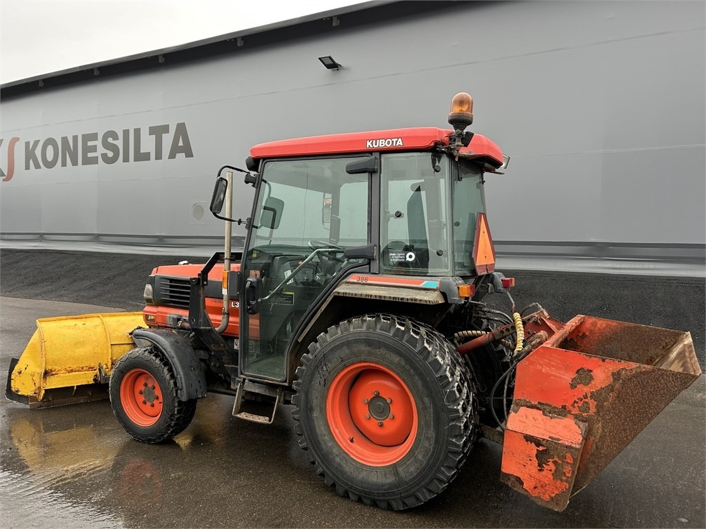 Kubota L 3600 AURA JA HIEKOTIN - Tracteur communal: photos 2 Kubota L 3600 AURA JA HIEKOTIN - Tracteur communal: photos 2