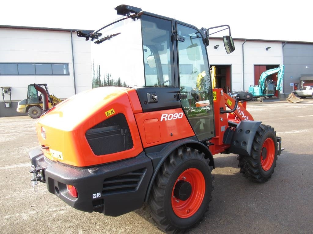 Kubota R090W UUTUUSMALLI - Chargeuse sur pneus: photos 5 Kubota R090W UUTUUSMALLI - Chargeuse sur pneus: photos 5