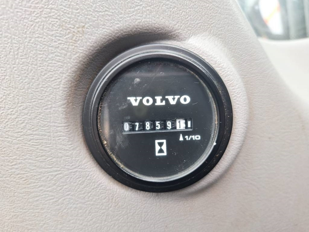 Pelle sur chenille Volvo EC140EL PYÖRITTÄJÄLLÄ: photos 12
