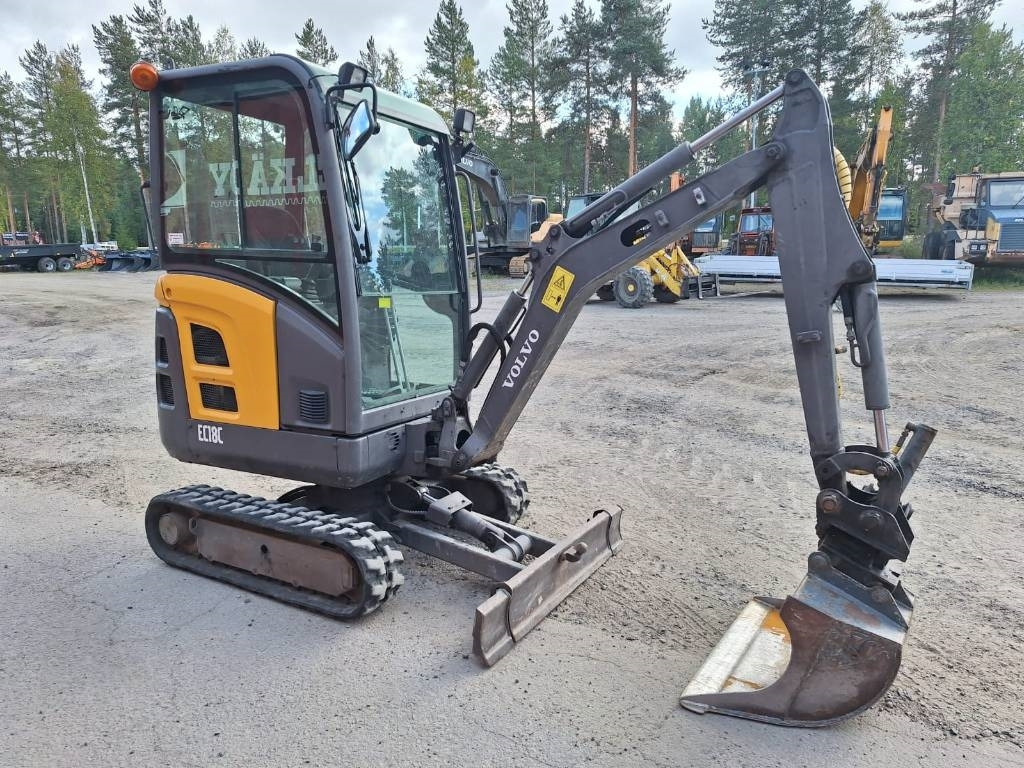 Volvo EC18C KALLISTAJALLA *EI ALVIA* - Mini pelle: photos 5 Volvo EC18C KALLISTAJALLA *EI ALVIA* - Mini pelle: photos 5