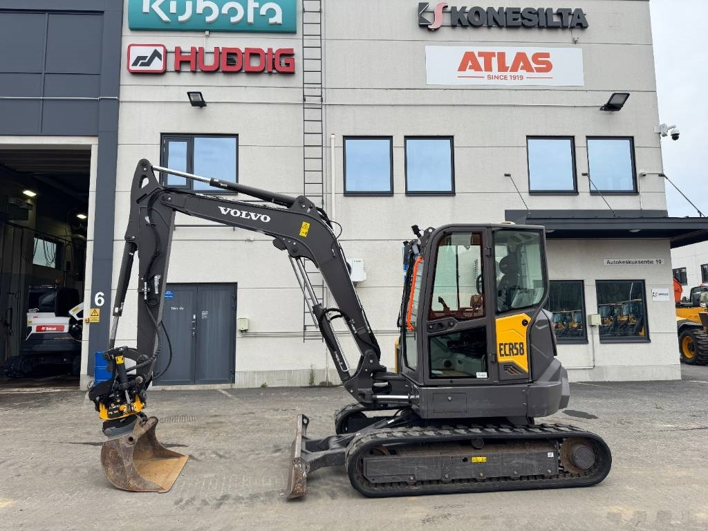 Volvo ECR58F PYÖRITTÄJÄLLÄ  - Mini pelle: photos 1 Volvo ECR58F PYÖRITTÄJÄLLÄ  - Mini pelle: photos 1