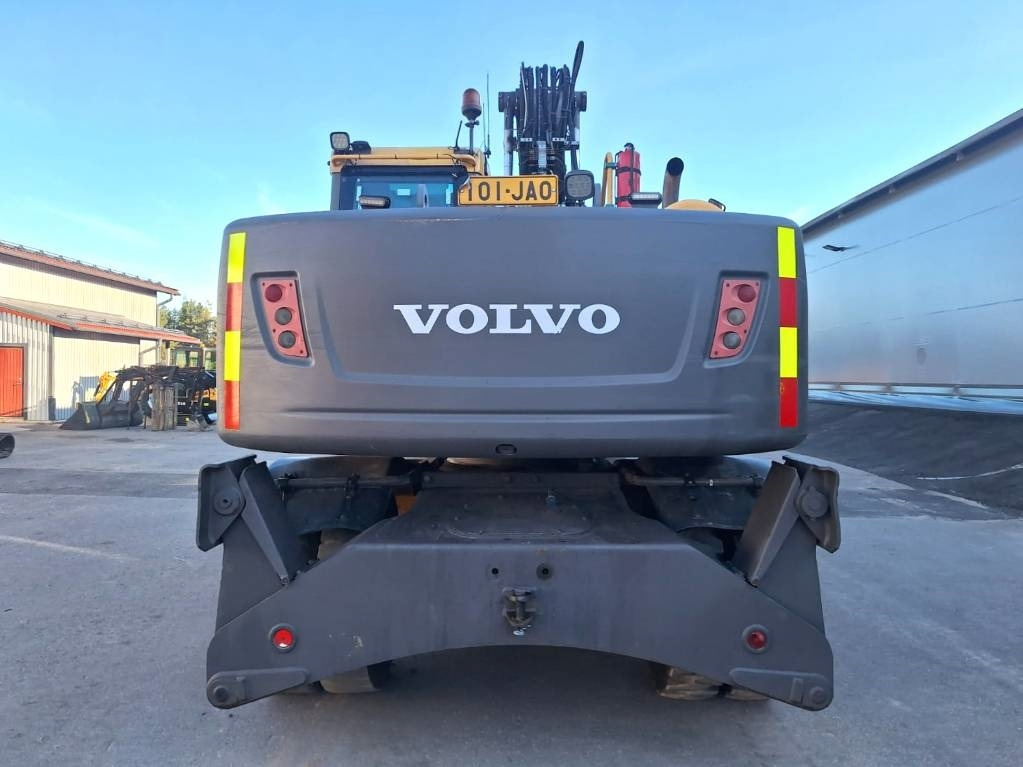 Volvo EW160C PYÖRITTÄJÄLLÄ - Pelle sur pneus: photos 3 Volvo EW160C PYÖRITTÄJÄLLÄ - Pelle sur pneus: photos 3