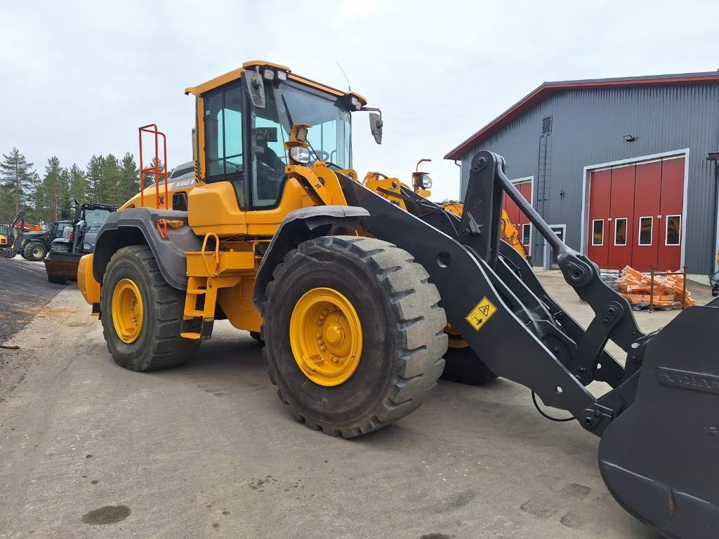 Volvo L110H MYYTY! SOLD! LONG BOOM, VAAKA, YM - Chargeuse sur pneus: photos 5 Volvo L110H MYYTY! SOLD! LONG BOOM, VAAKA, YM - Chargeuse sur pneus: photos 5