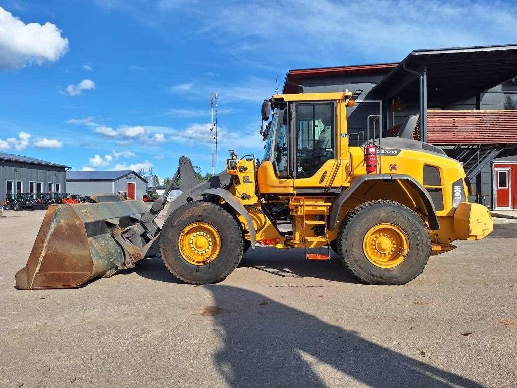 Volvo L90H RASVARI, VAAKA YM. - Chargeuse sur pneus: photos 1 Volvo L90H RASVARI, VAAKA YM. - Chargeuse sur pneus: photos 1