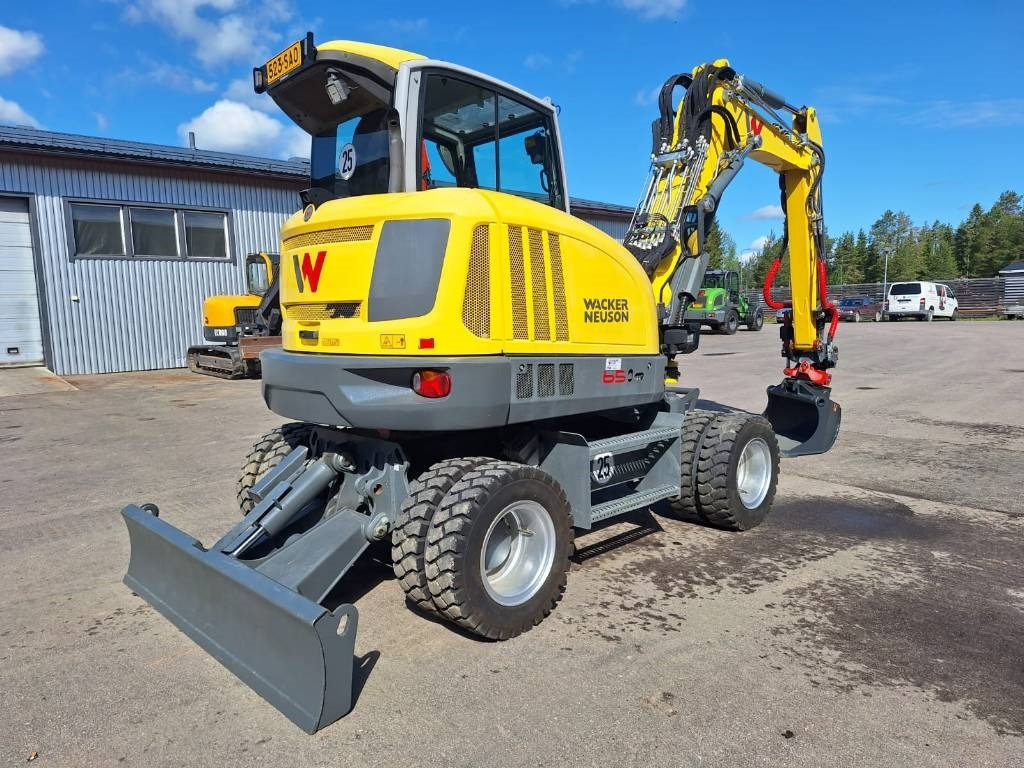 Wacker EW65 PYÖRITTÄJÄLLÄ - Pelle sur pneus: photos 4 Wacker EW65 PYÖRITTÄJÄLLÄ - Pelle sur pneus: photos 4