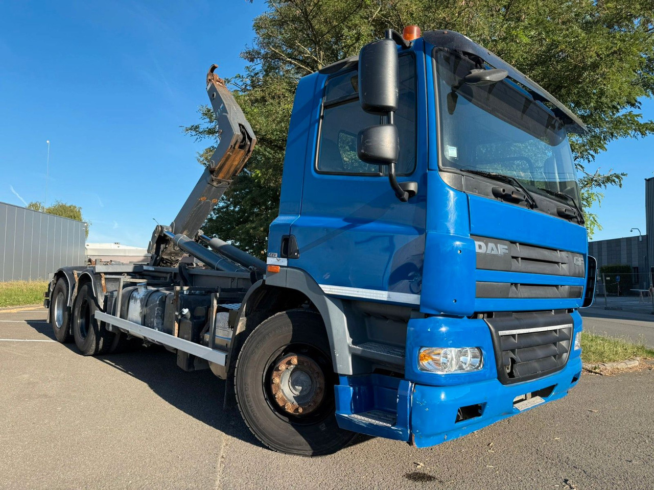 DAF CF85.360. Klima. E5. VDL. Tempomat - Camion ampliroll: photos 3 DAF CF85.360. Klima. E5. VDL. Tempomat - Camion ampliroll: photos 3