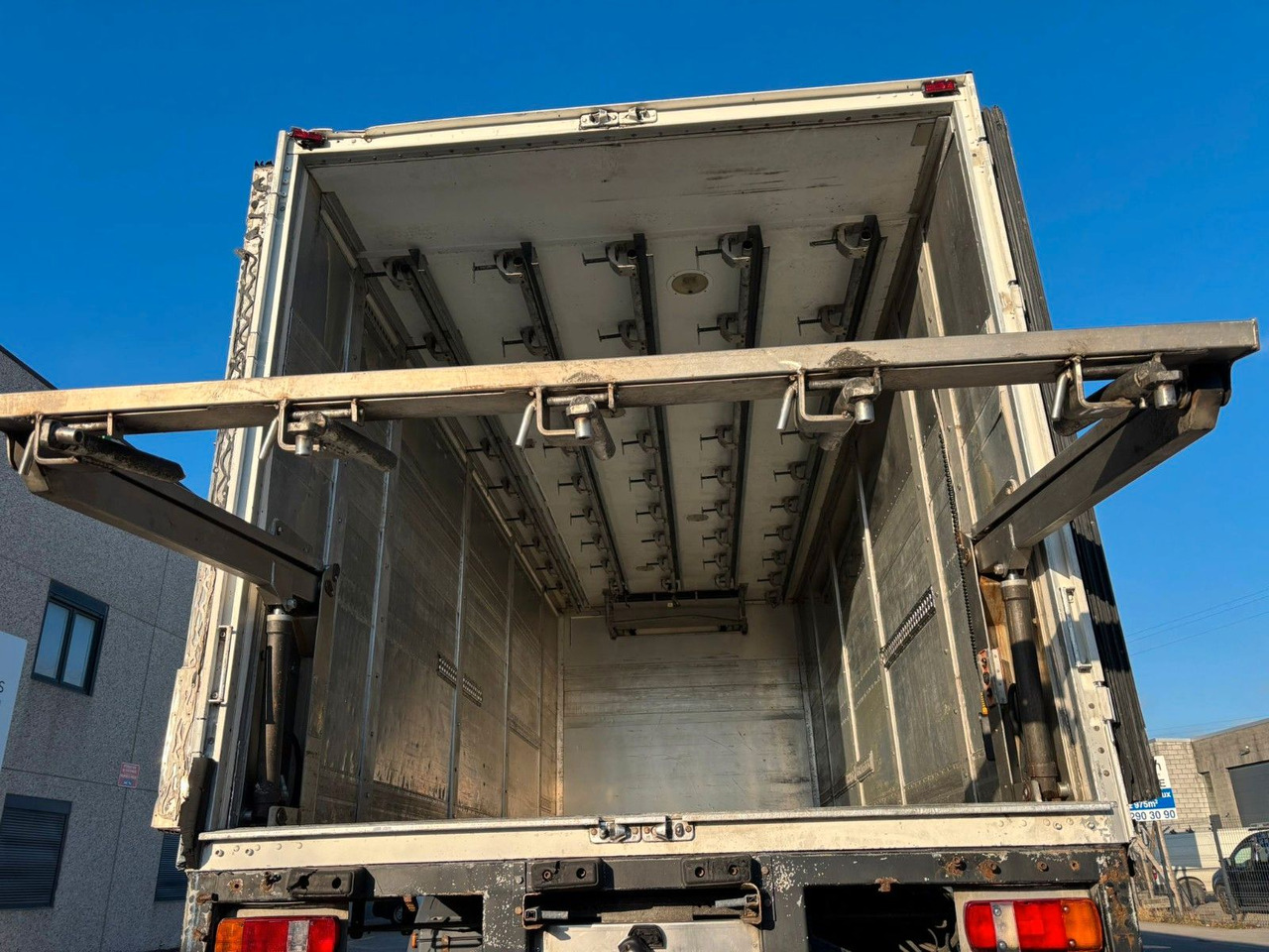 MAN TGM 18.340 Rohrbahnen - Fleish/meat - Camion frigorifique: photos 1 MAN TGM 18.340 Rohrbahnen - Fleish/meat - Camion frigorifique: photos 1