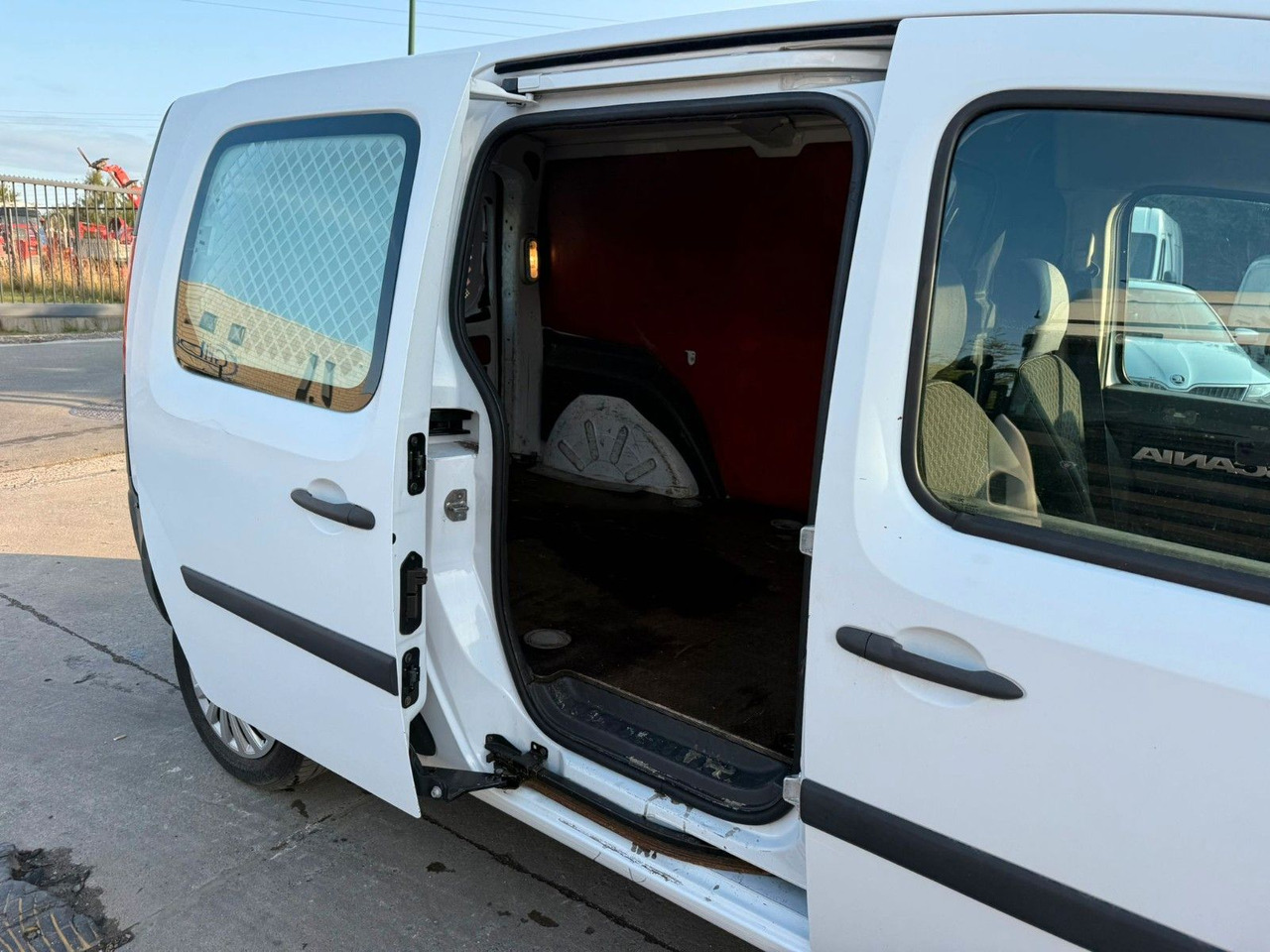 Renault Kangoo Maxi 1.5dCi. Getriebe Problem. - Fourgonnette: photos 3 Renault Kangoo Maxi 1.5dCi. Getriebe Problem. - Fourgonnette: photos 3