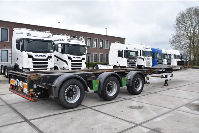 Renders ROC 16.27 CC - X STEERING - BPW AXLES - DISC BRAKES - - Semi-remorque porte-conteneur/ Caisse mobile: photos 2 Renders ROC 16.27 CC - X STEERING - BPW AXLES - DISC BRAKES - - Semi-remorque porte-conteneur/ Caisse mobile: photos 2