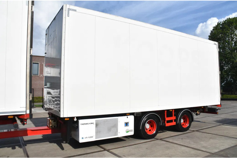 Scania S520 V8 NGS 6x2*4NB + SCHMITZ ZKO 20 - THERMO KING - RETARDER - FULL AIR - WHEELBASE: 515 CM - TOP CONDITION - - Camion frigorifique: photos 3 Scania S520 V8 NGS 6x2*4NB + SCHMITZ ZKO 20 - THERMO KING - RETARDER - FULL AIR - WHEELBASE: 515 CM - TOP CONDITION - - Camion frigorifique: photos 3