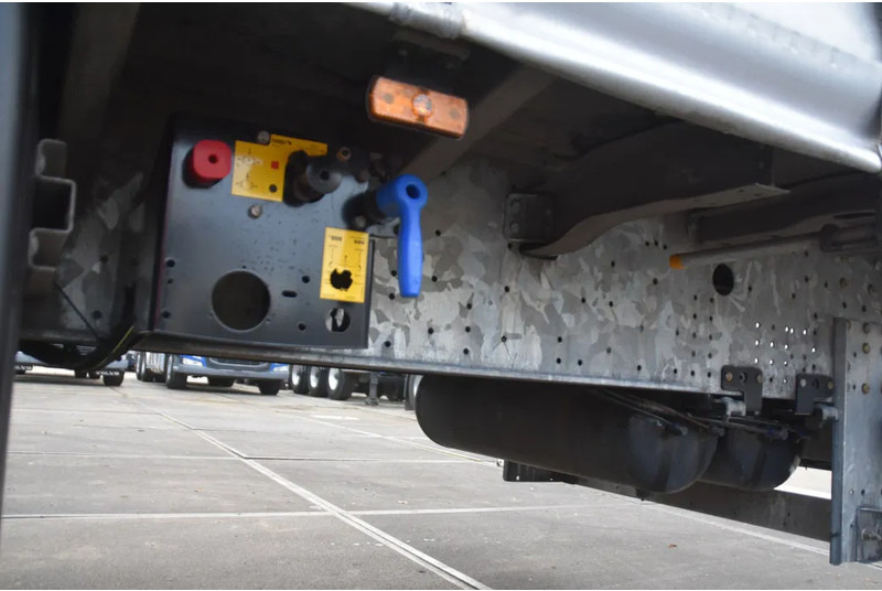 Schmitz Cargobull SCB*S3T - COIL - GALVANIZED - SLIDING CURTAINS/ROOF - DISC BRAKES - TOP CONDITION - - Semi-remorque rideaux coulissants: photos 5 Schmitz Cargobull SCB*S3T - COIL - GALVANIZED - SLIDING CURTAINS/ROOF - DISC BRAKES - TOP CONDITION - - Semi-remorque rideaux coulissants: photos 5