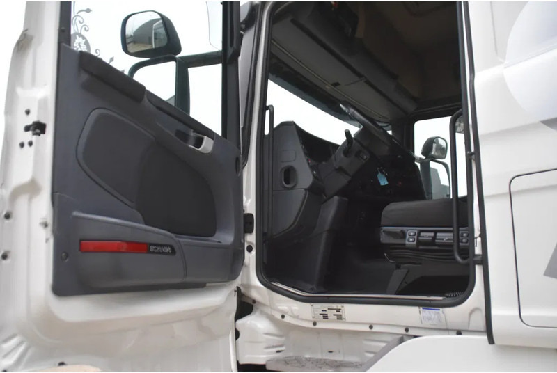 Scania R450 HL 4x2MNB - CROWN EDITION - SCR ONLY - RETARDER - FULL AIR - PTO - NAVI - 2 BEDS - XENON - - Tracteur routier: photos 4 Scania R450 HL 4x2MNB - CROWN EDITION - SCR ONLY - RETARDER - FULL AIR - PTO - NAVI - 2 BEDS - XENON - - Tracteur routier: photos 4