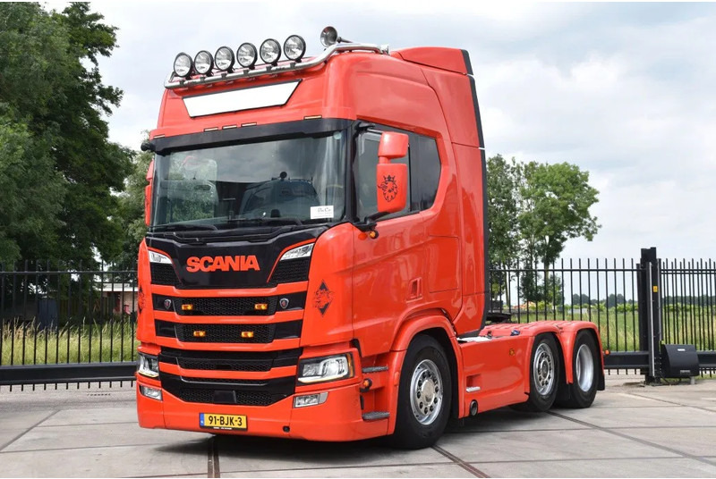 Scania R450 NGS 6x2/4NB - RETARDER - FULL AIR - 748 TKM - LEATHER SEATS - NAVI - 2 x FUEL TANKS - LED LIGHTS - - Tracteur routier: photos 2 Scania R450 NGS 6x2/4NB - RETARDER - FULL AIR - 748 TKM - LEATHER SEATS - NAVI - 2 x FUEL TANKS - LED LIGHTS - - Tracteur routier: photos 2