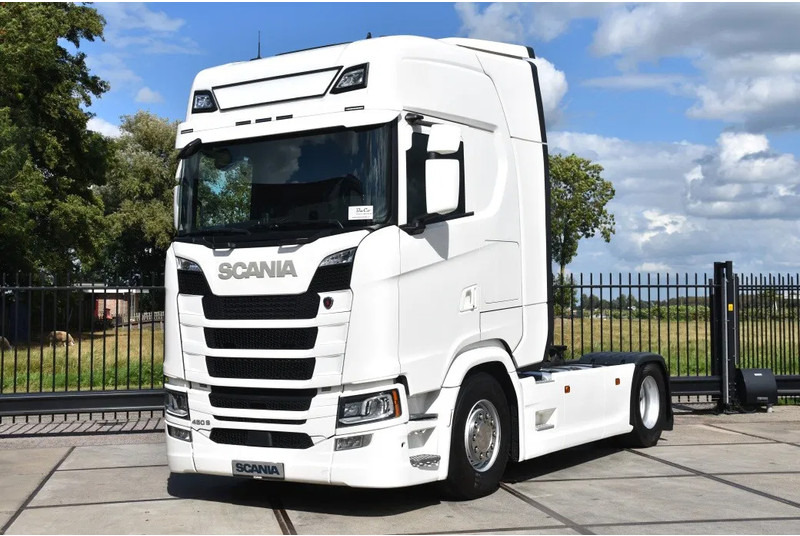 Scania S450 NGS 4x2 - RETARDER - 709 TKM - PARK. AIRCO - LEATHER SEATS - 2 x FUEL TANKS - LED LIGHTS - TOP CONDITION - - Tracteur routier: photos 2 Scania S450 NGS 4x2 - RETARDER - 709 TKM - PARK. AIRCO - LEATHER SEATS - 2 x FUEL TANKS - LED LIGHTS - TOP CONDITION - - Tracteur routier: photos 2