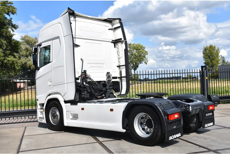 Scania S450 NGS 4x2 - RETARDER - 709 TKM - PARK. AIRCO - LEATHER SEATS - 2 x FUEL TANKS - LED LIGHTS - TOP CONDITION - - Tracteur routier: photos 3 Scania S450 NGS 4x2 - RETARDER - 709 TKM - PARK. AIRCO - LEATHER SEATS - 2 x FUEL TANKS - LED LIGHTS - TOP CONDITION - - Tracteur routier: photos 3