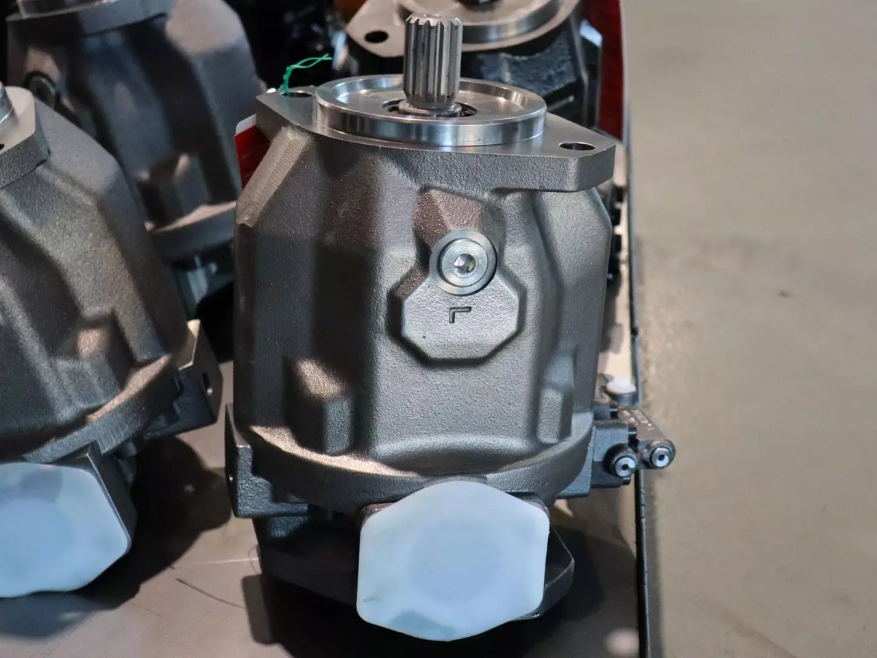 REXROTH A10VO71DRG/31R-VSC92K01 - Pièces de rechange pour Matériel de manutention: photos 2 REXROTH A10VO71DRG/31R-VSC92K01 - Pièces de rechange pour Matériel de manutention: photos 2