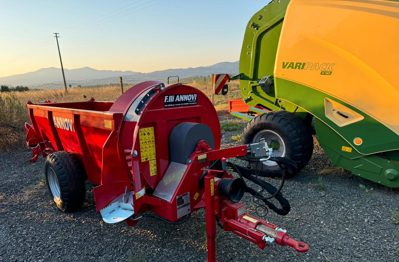 Spandiletame - Epandeur à fumier: photos 5 Spandiletame - Epandeur à fumier: photos 5