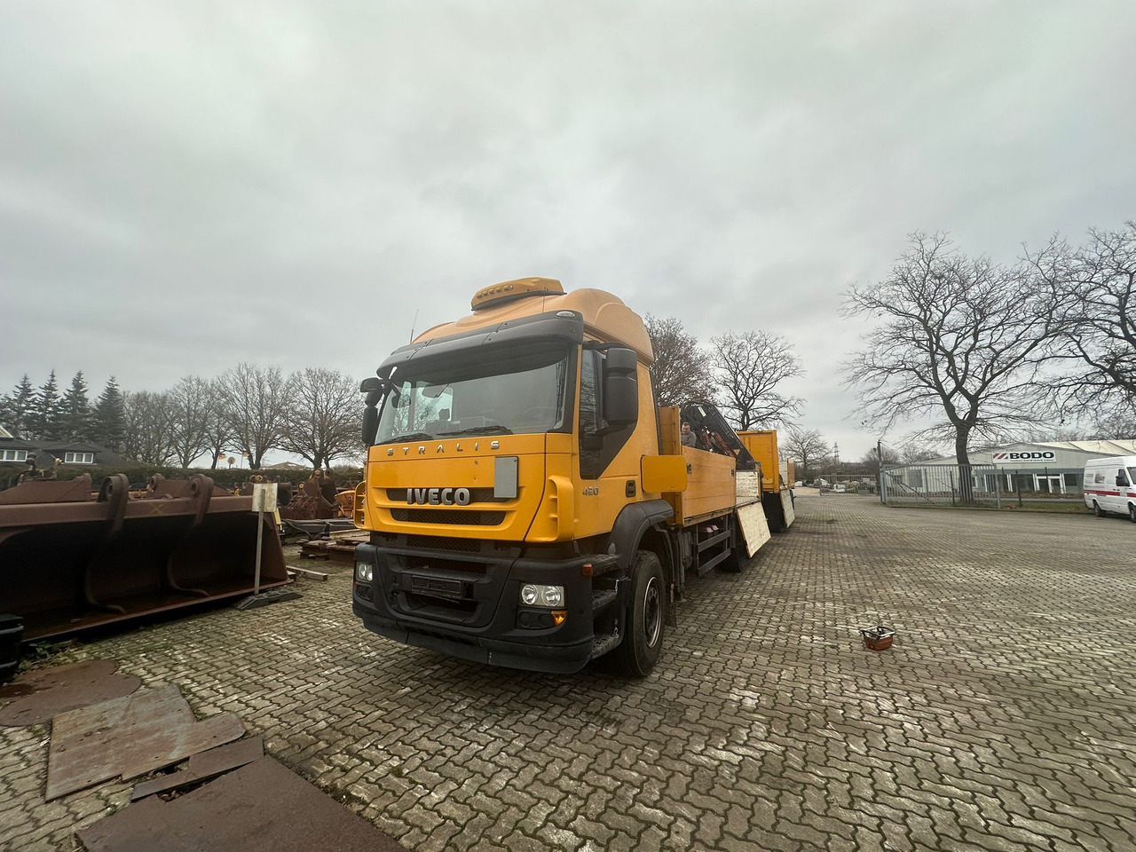 IVECO STRALIS 420 truck open box with TEREX loading crane 290.2E-A3 - Camion ampliroll, Camion grue: photos 3 IVECO STRALIS 420 truck open box with TEREX loading crane 290.2E-A3 - Camion ampliroll, Camion grue: photos 3