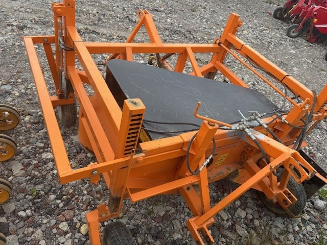 Keulmac ONION TOPPER - Machine à vendanger: photos 1 Keulmac ONION TOPPER - Machine à vendanger: photos 1