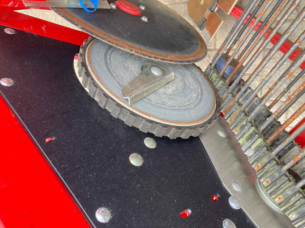 Grimme Grimme WH100 Single Row Potato Windrower - Matériel de récolte: photos 4 Grimme Grimme WH100 Single Row Potato Windrower - Matériel de récolte: photos 4