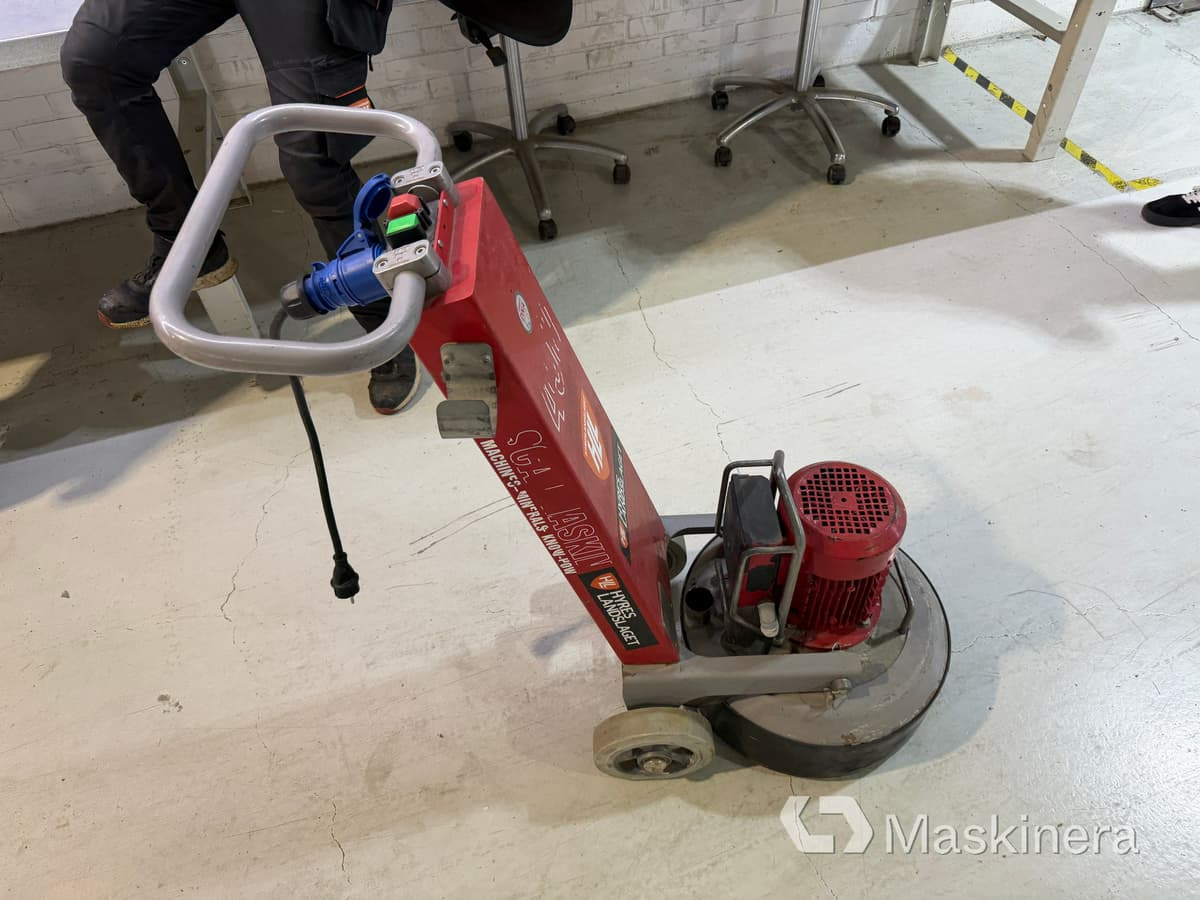 Betongslip Scanmaskin Scan Combiflex 450 - L'équipement de construction: photos 4 Betongslip Scanmaskin Scan Combiflex 450 - L'équipement de construction: photos 4