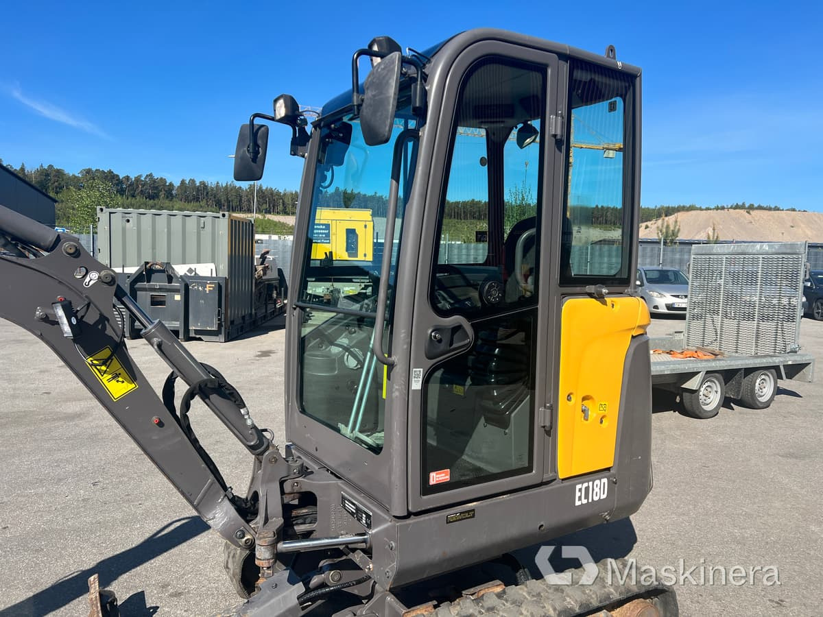 Grävmaskin Volvo EC18D med maskintrailer och redskap — crédit-bail Grävmaskin Volvo EC18D med maskintrailer och redskap: photos 9
