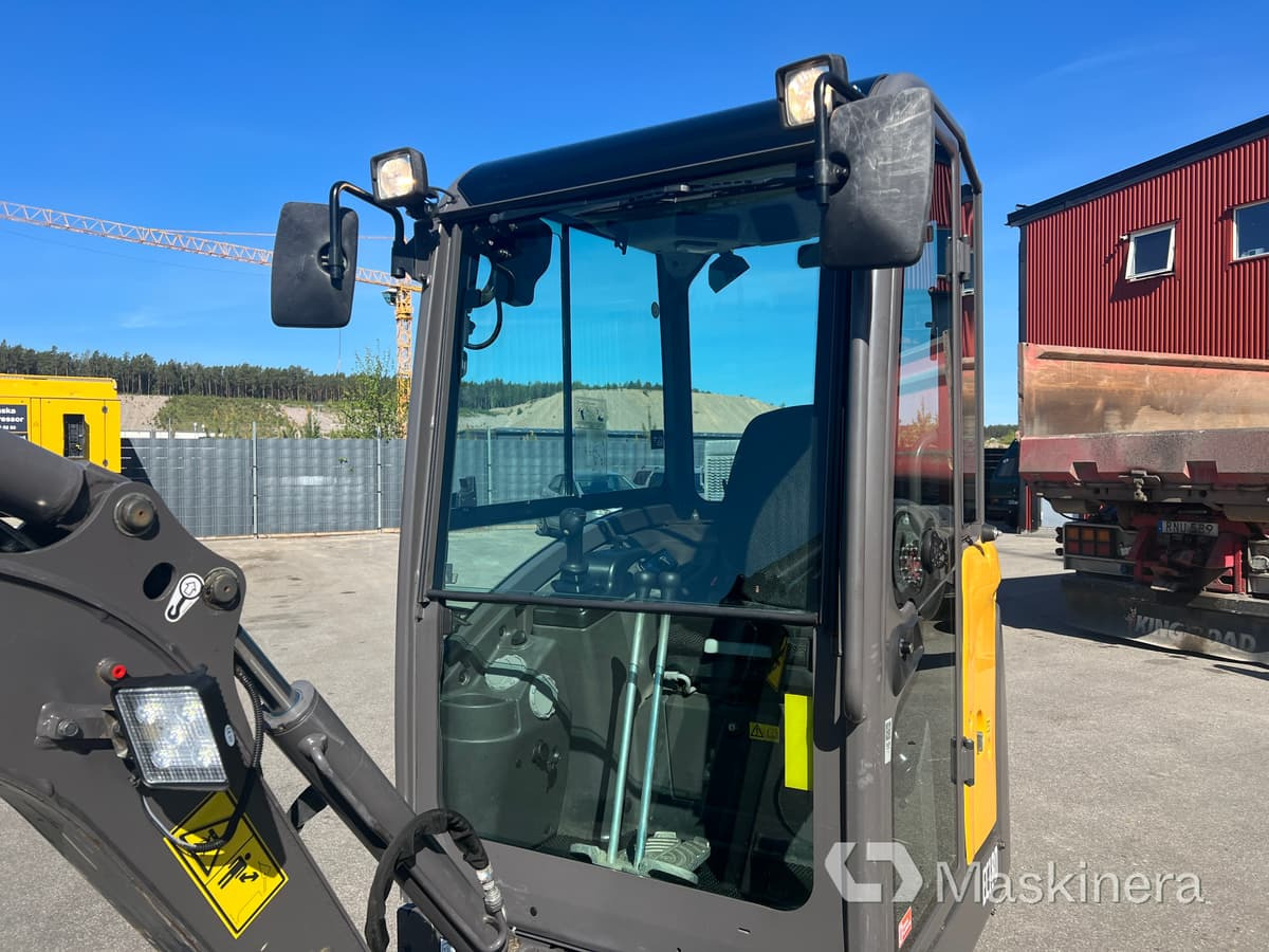 Grävmaskin Volvo EC18D med maskintrailer och redskap — crédit-bail Grävmaskin Volvo EC18D med maskintrailer och redskap: photos 10