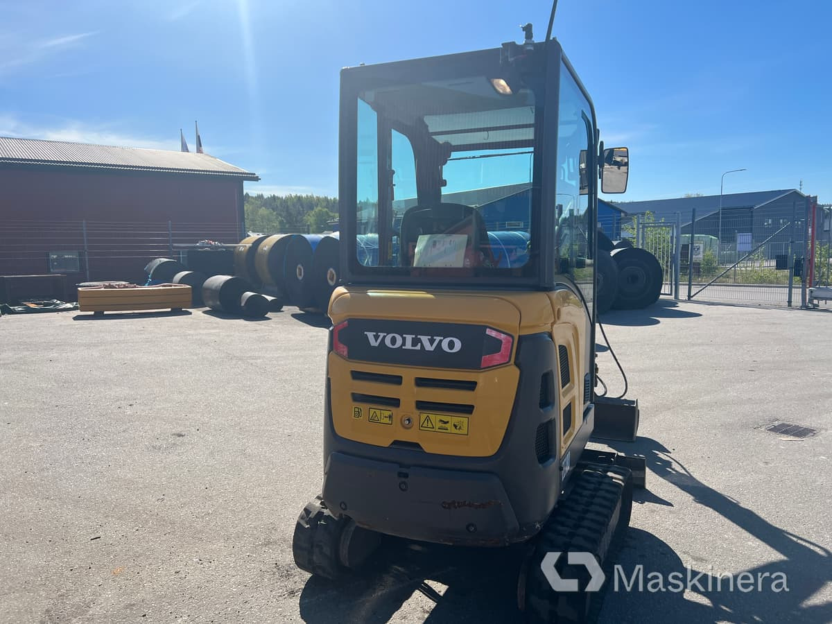 Grävmaskin Volvo EC18D med maskintrailer och redskap — crédit-bail Grävmaskin Volvo EC18D med maskintrailer och redskap: photos 6