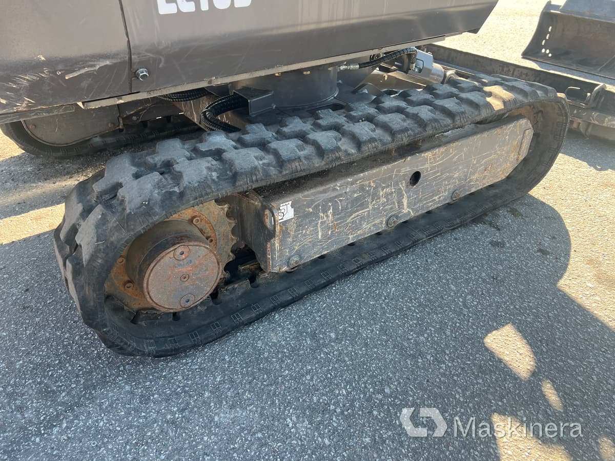 Grävmaskin Volvo EC18D med maskintrailer och redskap — crédit-bail Grävmaskin Volvo EC18D med maskintrailer och redskap: photos 27