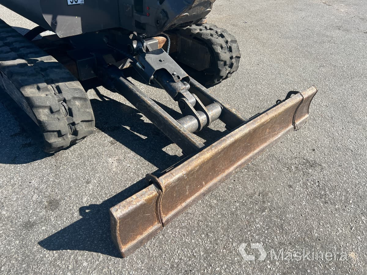Grävmaskin Volvo EC18D med maskintrailer och redskap — crédit-bail Grävmaskin Volvo EC18D med maskintrailer och redskap: photos 13