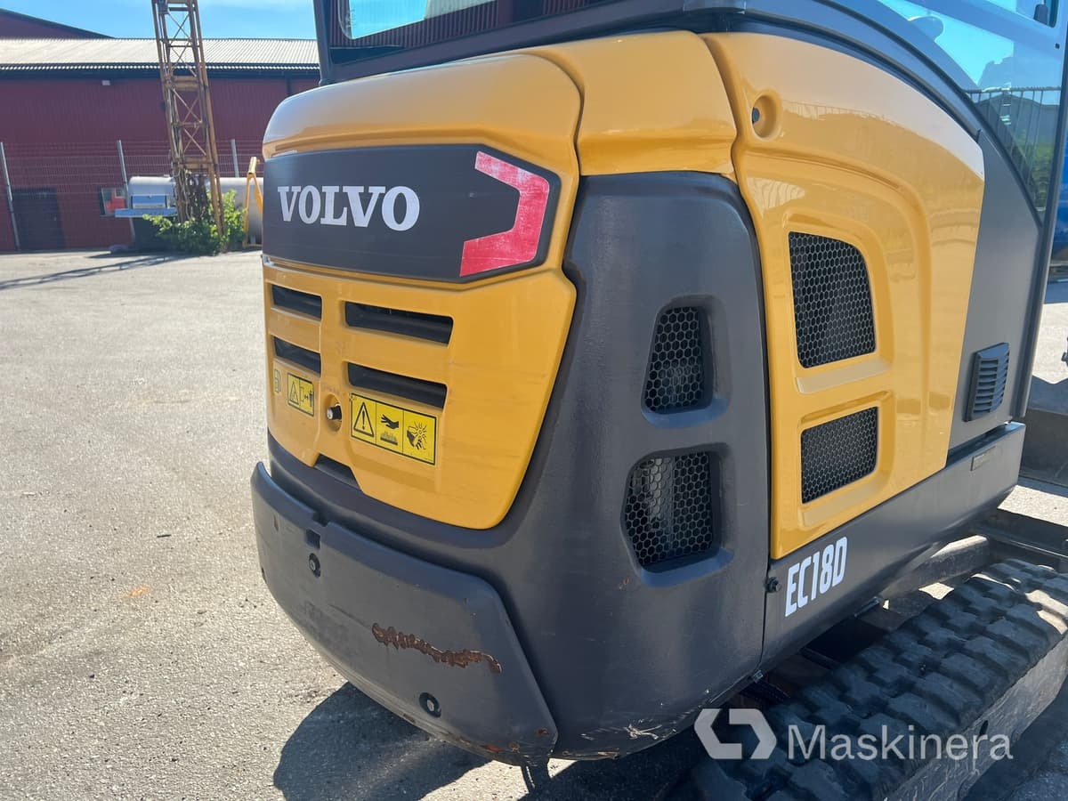 Grävmaskin Volvo EC18D med maskintrailer och redskap — crédit-bail Grävmaskin Volvo EC18D med maskintrailer och redskap: photos 24