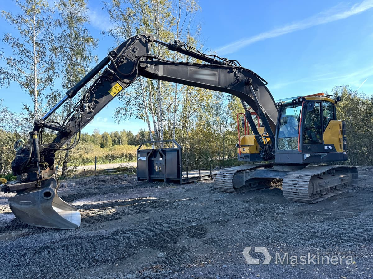 Grävmaskin Volvo ECR235EL - Pelle sur chenille: photos 1 Grävmaskin Volvo ECR235EL - Pelle sur chenille: photos 1