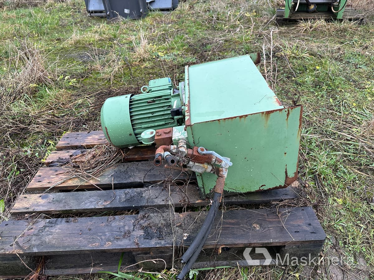 Hydraulpump BEVI SKG 132 S-4 - Pompe hydraulique pour Machine agricole: photos 4 Hydraulpump BEVI SKG 132 S-4 - Pompe hydraulique pour Machine agricole: photos 4