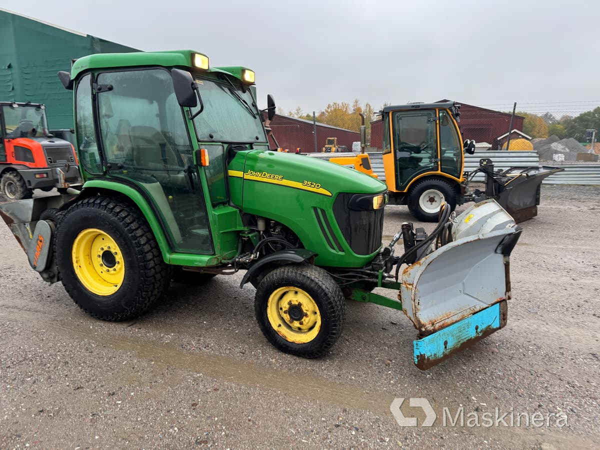 Kompakttraktor John Deere 3520 - Micro tracteur: photos 4 Kompakttraktor John Deere 3520 - Micro tracteur: photos 4