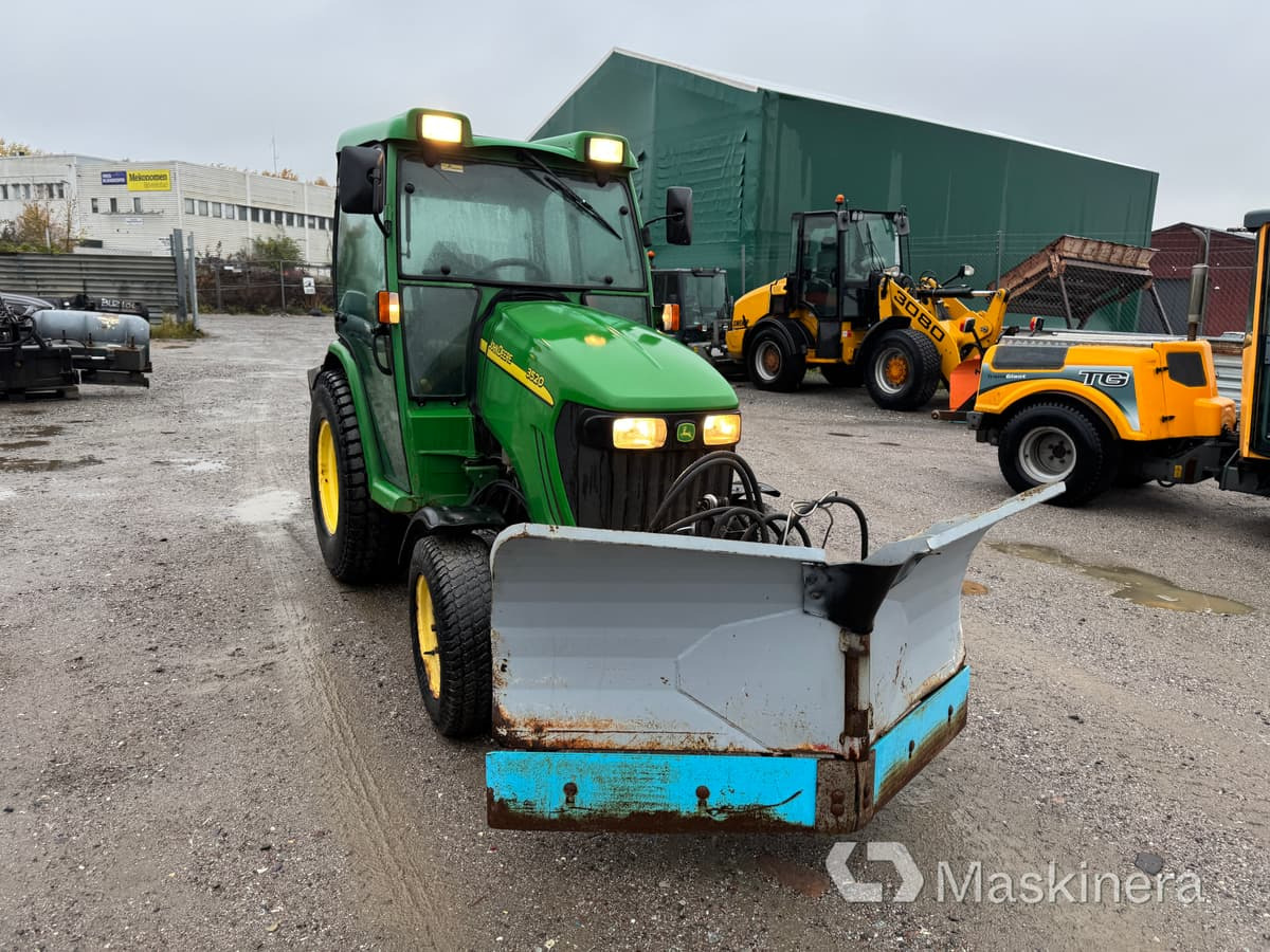 Kompakttraktor John Deere 3520 - Micro tracteur: photos 3 Kompakttraktor John Deere 3520 - Micro tracteur: photos 3
