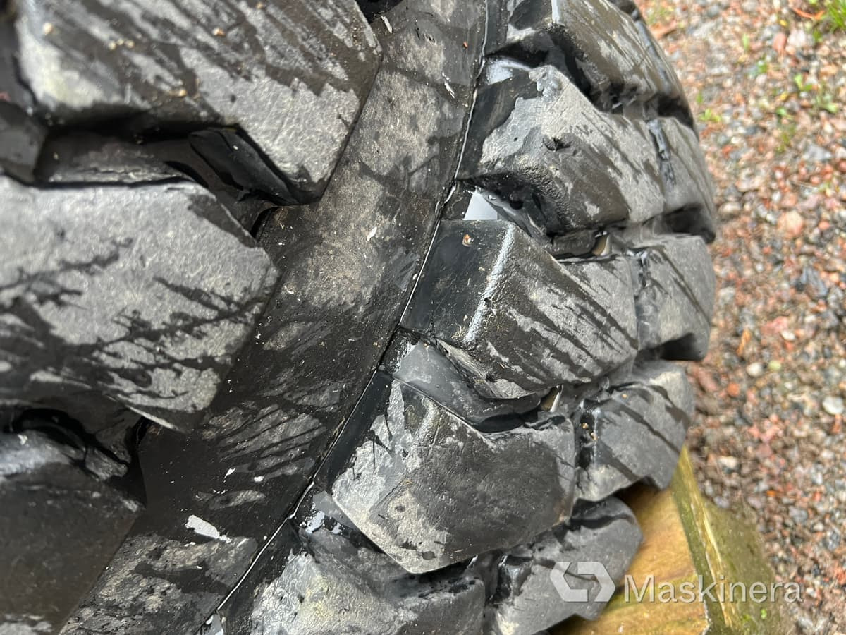 Mitas FL-08 Twindäck på fälg Mitas 7,50-15, 4 st - Roue complète pour Engins de chantier: photos 4 Mitas FL-08 Twindäck på fälg Mitas 7,50-15, 4 st - Roue complète pour Engins de chantier: photos 4