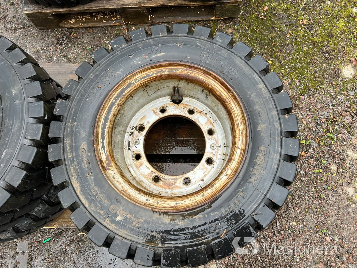 Mitas FL-08 Twindäck på fälg Mitas 7,50-15, 4 st - Roue complète pour Engins de chantier: photos 2 Mitas FL-08 Twindäck på fälg Mitas 7,50-15, 4 st - Roue complète pour Engins de chantier: photos 2