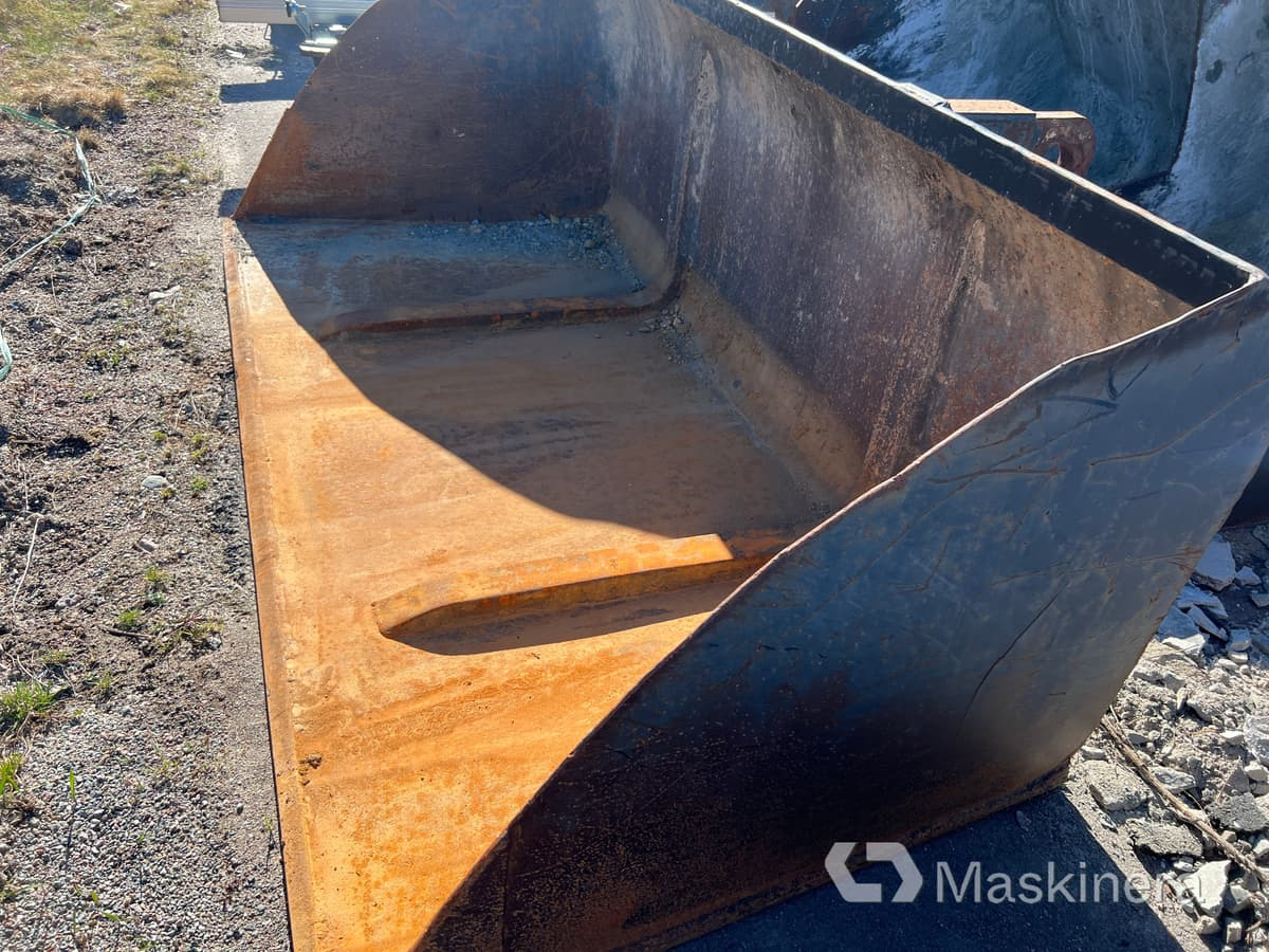 Planskopa Stora-BM - Godet pour chargeur: photos 3 Planskopa Stora-BM - Godet pour chargeur: photos 3