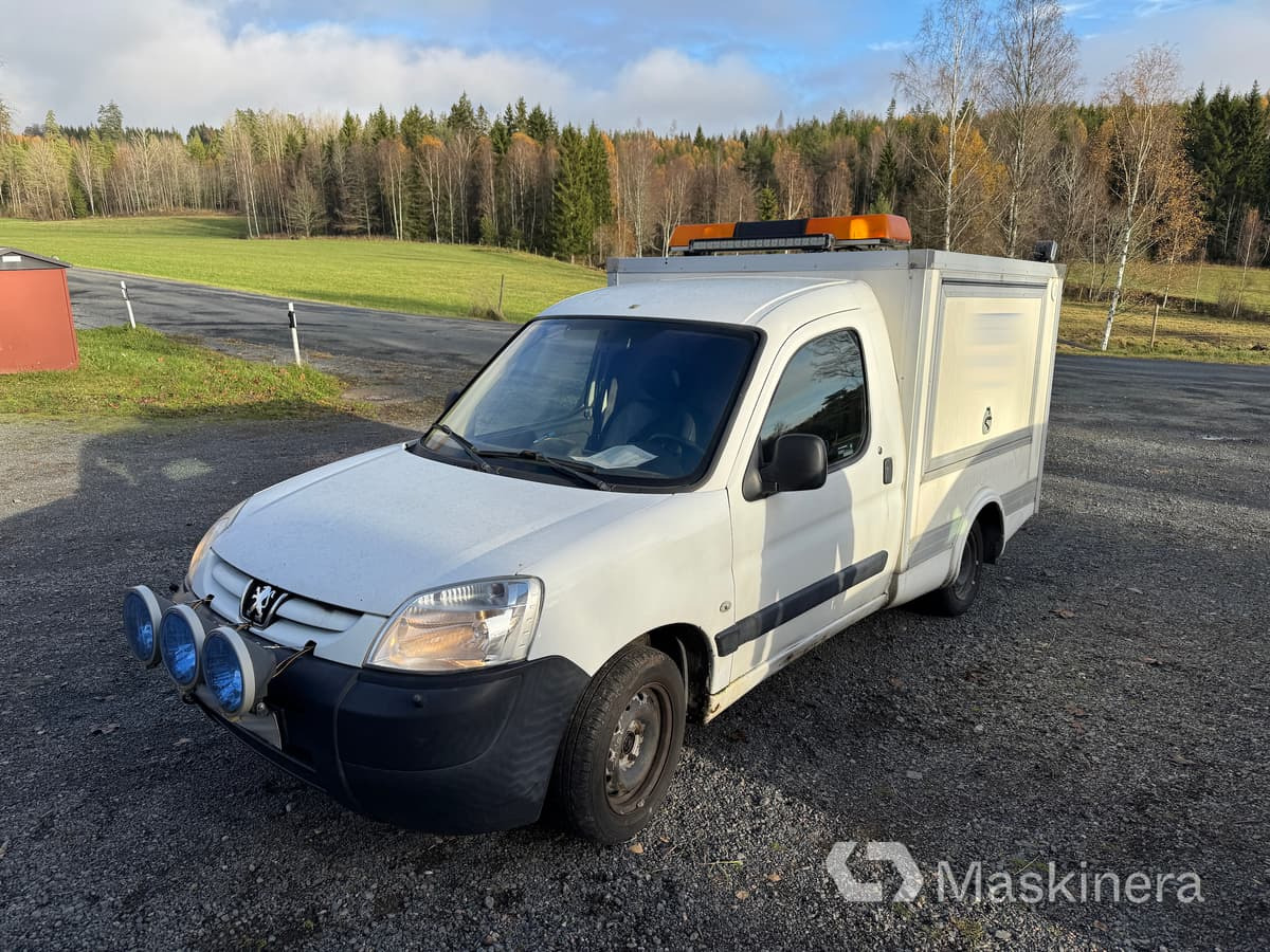 Skåpbil Peugeot Partner 1.6 HDI - Fourgonnette: photos 1 Skåpbil Peugeot Partner 1.6 HDI - Fourgonnette: photos 1